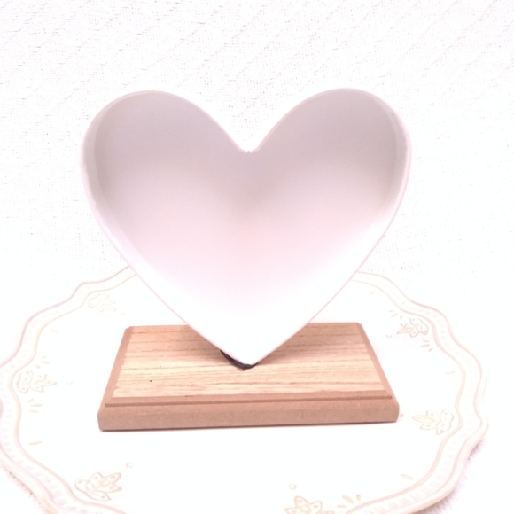 NWT Rae Dunn "Mama." Metal Wood Heart Sign - Picture 3 of 10